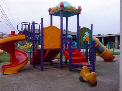 孩子玩幼兒園滑梯注意危險(xiǎn)系數(shù)高嗎？